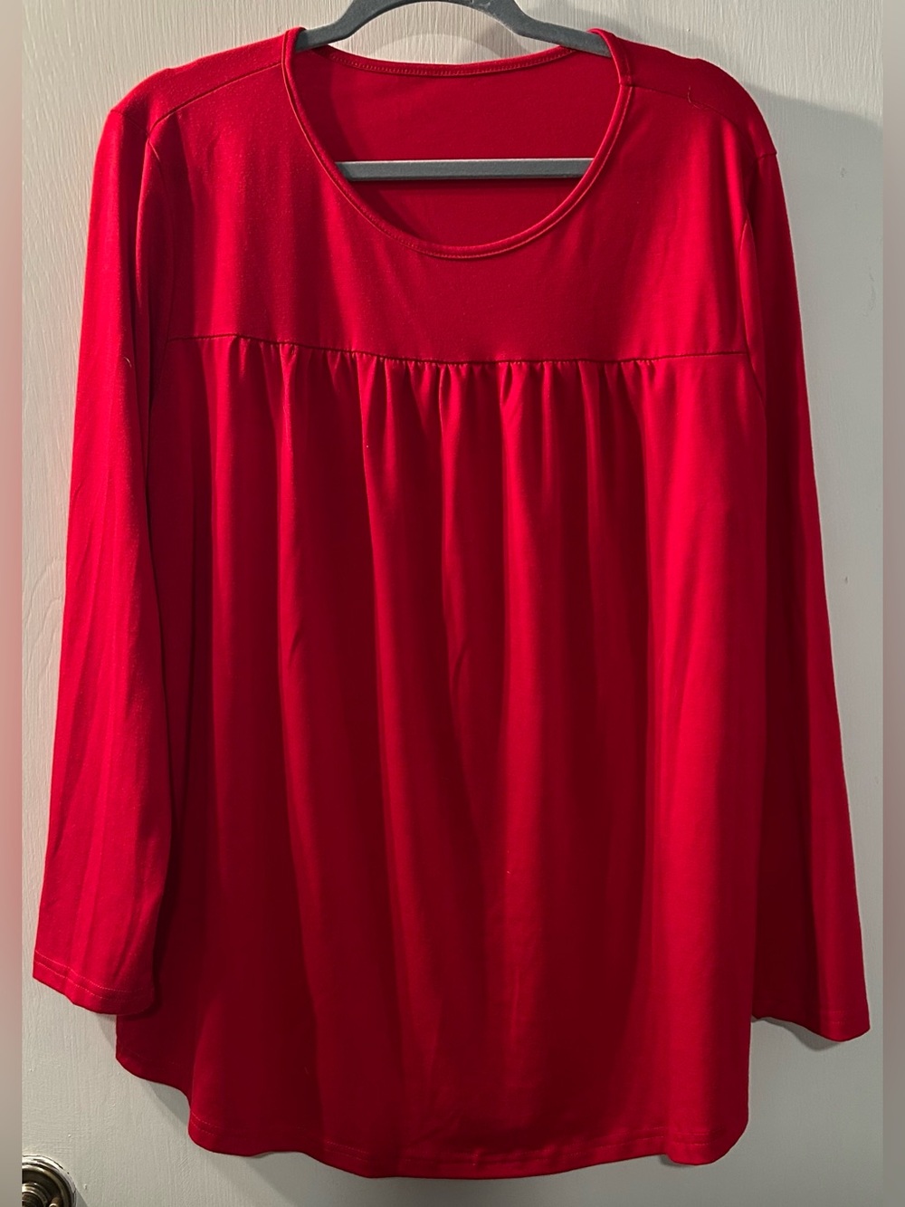 Women’s Red Long-Sleeve Gathered Yoke Top Size 3X (22-24)